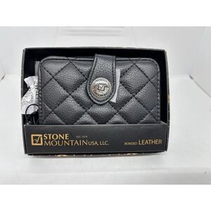 NIB New Stone Mountain Quilted SLG Zip Snap Wallet Black Pebbled Bonded Leather